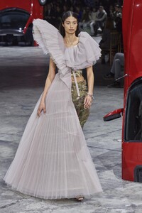 defile-off-white-automne-hiver-2020-2021-paris-look-21.thumb.jpg.cb63406e9385de594526cc0c0deb8275.jpg