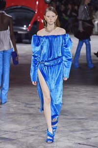 defile-off-white-automne-hiver-2020-2021-paris-look-37.thumb.jpg.fe0bd24a73773df3f14fb484bdcfafc9.jpg