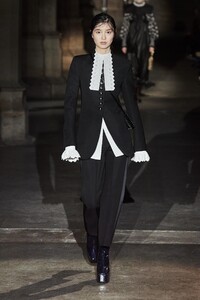 defile-paco-rabanne-automne-hiver-2020-2021-paris-look-10.thumb.jpg.0a20ca2a4cd97c672ec580a59094a954.jpg