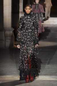 defile-paco-rabanne-automne-hiver-2020-2021-paris-look-21.thumb.jpg.ad4237a1d6409fa0cb1cc786526799e0.jpg