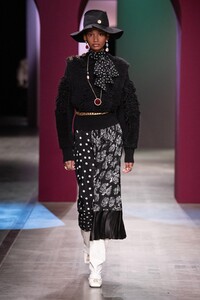 defile-ports-1961-automne-hiver-2020-2021-milan-look-12.thumb.jpg.31ee7f56ab80db438390b5730ccc7a42.jpg