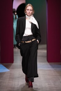 defile-ports-1961-automne-hiver-2020-2021-milan-look-43.thumb.jpg.f73893326579caccbac8f331aa0eeccb.jpg