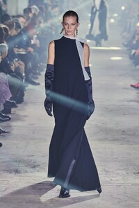 defile-sacai-automne-hiver-2020-2021-paris-look-39.thumb.jpg.abfde200f3b94375f94635be9dad6759.jpg