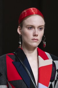 detail-defile-alexander-mcqueen-automne-hiver-2020-2021-paris-detail-143.thumb.jpg.98cb6cb9fc1c921b56d236a07ff9ff5f.jpg