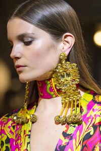 detail-defile-andrew-gn-automne-hiver-2020-2021-paris-detail-30.thumb.jpg.4934c14ee7b7d8f7e051ebb38f7df925.jpg