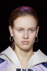 detail-defile-boss-automne-hiver-2020-2021-milan-detail-16.thumb.jpg.bbb4c325f6136eda54fb94c0e21db404.jpg