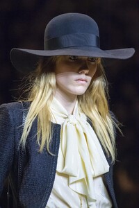 detail-defile-celine-automne-hiver-2020-2021-paris-detail-289.thumb.jpg.b14b702d576fe8a757fa28df55b482a3.jpg