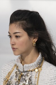 detail-defile-chanel-automne-hiver-2020-2021-paris-detail-178.thumb.jpg.f9f4975d5843f32f858005b9f4d4a0e4.jpg