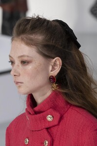 detail-defile-chanel-automne-hiver-2020-2021-paris-detail-231.thumb.jpg.ae6dcf84bb18310a2295e3301caa19fb.jpg