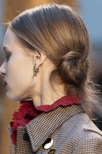 detail-defile-chloe-automne-hiver-2020-2021-paris-detail-41.thumb.jpg.3b8d4b019696df4a123b72c1969dedb8.jpg