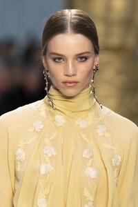 detail-defile-chloe-automne-hiver-2020-2021-paris-detail-76.thumb.jpg.186690443bca9c4c7fb861820f44ccfe.jpg