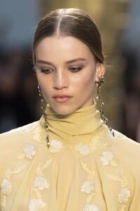 detail-defile-chloe-automne-hiver-2020-2021-paris-detail-77.thumb.jpg.2a6b8723a31e4fe08ae77bc52db62694.jpg