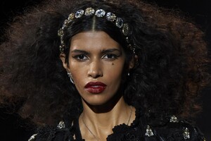 detail-defile-dolce-amp-gabbana-automne-hiver-2020-2021-milan-detail-178.thumb.jpg.466a3ebc115d55091d785e136ac0ed61.jpg