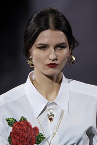 detail-defile-dolce-amp-gabbana-automne-hiver-2020-2021-milan-detail-238.thumb.jpg.4c2c313989d9e9a8fa096b187387c2df.jpg