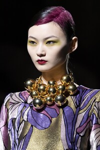 detail-defile-dries-van-noten-automne-hiver-2020-2021-paris-detail-147.thumb.jpg.b9e5426cbf9e249cb095dce45616d36d.jpg