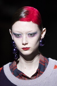detail-defile-dries-van-noten-automne-hiver-2020-2021-paris-detail-25.thumb.jpg.6ed31b8a4056c284b42c2287773837e1.jpg