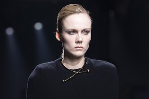 detail-defile-givenchy-automne-hiver-2020-2021-paris-detail-153.thumb.jpg.66cc87d0871b7866c45d47fb8ad64e31.jpg