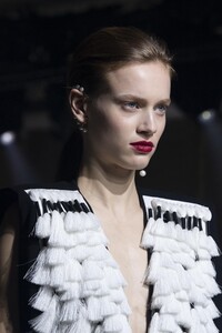 detail-defile-givenchy-automne-hiver-2020-2021-paris-detail-161.thumb.jpg.cc67eafbd5adc160f41f3c09b7faade1.jpg