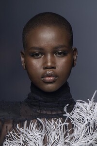 detail-defile-givenchy-automne-hiver-2020-2021-paris-detail-58.thumb.jpg.e21770e062e7da451d3a0d0457d56e81.jpg