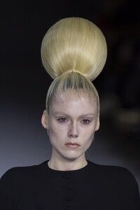 detail-defile-haider-ackermann-automne-hiver-2020-2021-paris-detail-24.thumb.jpg.05c5bb0d36dd04f62248803b5b06949e.jpg