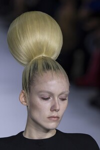 detail-defile-haider-ackermann-automne-hiver-2020-2021-paris-detail-25.thumb.jpg.bc28994b9e2a5d3208e0de813b19ba1f.jpg