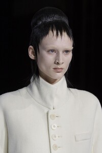 detail-defile-haider-ackermann-automne-hiver-2020-2021-paris-detail-33.thumb.jpg.19620947da3fdb72cb336011a3f05c06.jpg