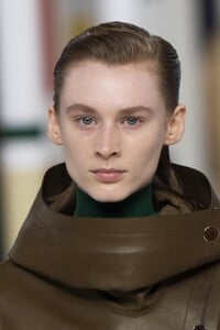 detail-defile-hermes-automne-hiver-2020-2021-paris-detail-50.thumb.jpg.1bbbf42d1d3b9f3e380a21114bbb1b5a.jpg