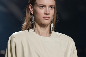 detail-defile-isabel-marant-automne-hiver-2020-2021-paris-detail-121.thumb.jpg.609de97f520433f97b8556fc4622cff7.jpg