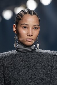 detail-defile-isabel-marant-automne-hiver-2020-2021-paris-detail-164.thumb.jpg.c977d246b408ee7e1b6ce40c047e9268.jpg