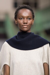 detail-defile-issey-miyake-automne-hiver-2020-2021-paris-detail-140.thumb.jpg.730f30b47a2d7cc718039b6cdf3a2298.jpg