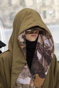 detail-defile-kenzo-automne-hiver-2020-2021-paris-detail-230.thumb.jpg.9f95b61c3fd68e0e6a2fa8f983046b1c.jpg