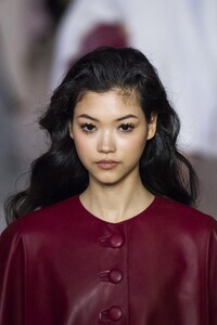 detail-defile-lanvin-automne-hiver-2020-2021-paris-detail-1.thumb.jpg.8da5f3c155d06eb80a53bd1f20ed02d0.jpg