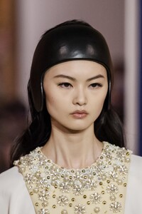 detail-defile-lanvin-automne-hiver-2020-2021-paris-detail-181.thumb.jpg.0e688e3ea964d29c8406c566688a48e5.jpg