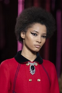 detail-defile-miu-miu-automne-hiver-2020-2021-paris-detail-173.thumb.jpg.9a7684a546b9dbb3218ff6936a699a1c.jpg