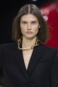 detail-defile-off-white-automne-hiver-2020-2021-paris-detail-23.thumb.jpg.596ecc42b11de790534c64f0326e788b.jpg