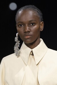 detail-defile-off-white-automne-hiver-2020-2021-paris-detail-45.thumb.jpg.b79caa4f347d17550721c87276373593.jpg