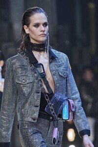 detail-defile-philipp-plein-automne-hiver-2020-2021-milan-detail-312.thumb.jpg.723b3d35a63039ec60394a8cecabec97.jpg