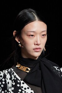 detail-defile-ports-1961-automne-hiver-2020-2021-milan-detail-19.thumb.jpg.065509c735cd8375a8de925c2e08dc3f.jpg