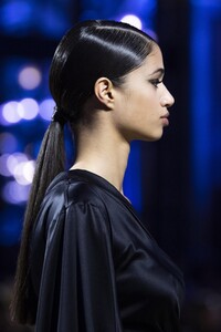 detail-defile-redemption-automne-hiver-2020-2021-paris-detail-60.thumb.jpg.9d2a0960975504cc4b6ef24ad116e975.jpg