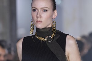 detail-defile-sacai-automne-hiver-2020-2021-paris-detail-14.thumb.jpg.0b3e55b7595163b473a93eee73b5e4b7.jpg