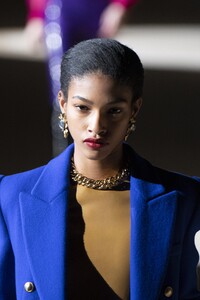 detail-defile-saint-laurent-automne-hiver-2020-2021-paris-detail-178.thumb.jpg.ae3f875e5ea36f3eae570db128d2a562.jpg