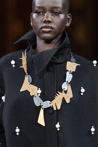 detail-defile-stella-mccartney-automne-hiver-2020-2021-paris-detail-115.thumb.jpg.4e76a55b697811c5480e7e75f0970c88.jpg