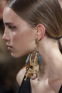 detail-defile-stella-mccartney-automne-hiver-2020-2021-paris-detail-26.thumb.jpg.195e3f24f83b66760f30668449e61d1a.jpg