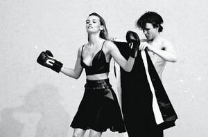 edita-vilkeviciute-by-collier-schorr-for-flair-magazine-may-2015.thumb.jpg.6d3763075e5afaee1aee30f7e4539900.jpg