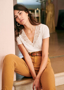 elea-t-shirt-off_white-1.thumb.jpg.b5ea7dbb1a1d2648d56a014ea0cee224.jpg