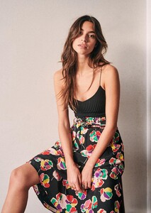 elie-skirt-new_wave_skirt-2.thumb.jpg.f1389876af6296c0a8aa5ed68bddff5d.jpg