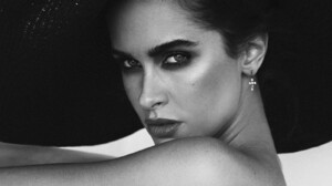 elle_gonsalves_treats_galore_mag.thumb.jpg.03f4c7051eae845ac7580e55ebf9e996.jpg