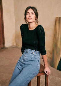 emilien-jumper-black-2.thumb.jpg.89ef57192da8ba48d05a29d34d4e9583.jpg