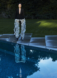 f01_191121_harpersbazaar_0170-fullHD.thumb.jpg.ed8fea7748071926e150732aae2182c7.jpg