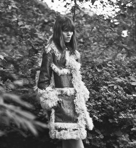 freja-beha-erichsen-by-lachlan-bailey-for-wsj-magazine-september-2015-1.thumb.jpg.a5f59ac8a84295103987bb2b3f961090.jpg